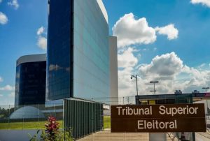 TSE orienta eleitores sobre informações de candidatas e candidatos