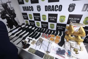 Em Teresina: Polícia Militar prende três pessoas e apreende grande quantidade de armas, drogas e munições