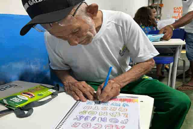 Alfabetiza Piauí alcança 100 mil matrículas e amplia acesso à educação para jovens, adultos e idosos