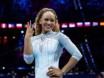 Rebeca Andrade é tricampeã do salto e conquista 10ª medalha em Mundiais de ginástica